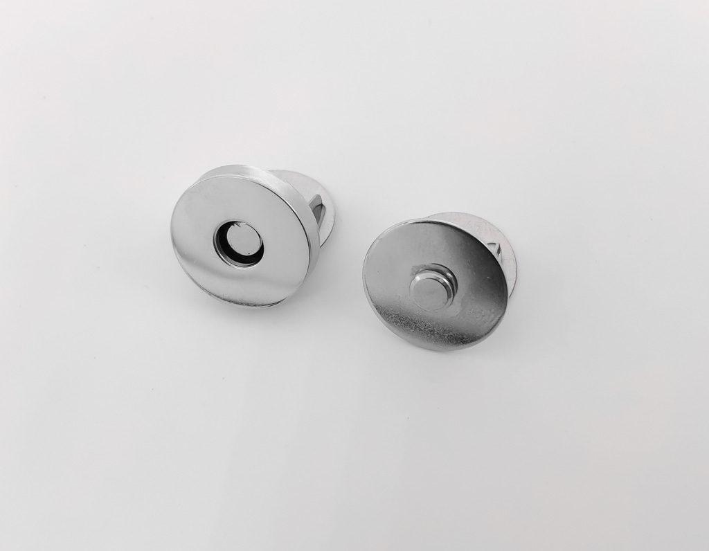 Кнопка магнитная 18 мм (никель)